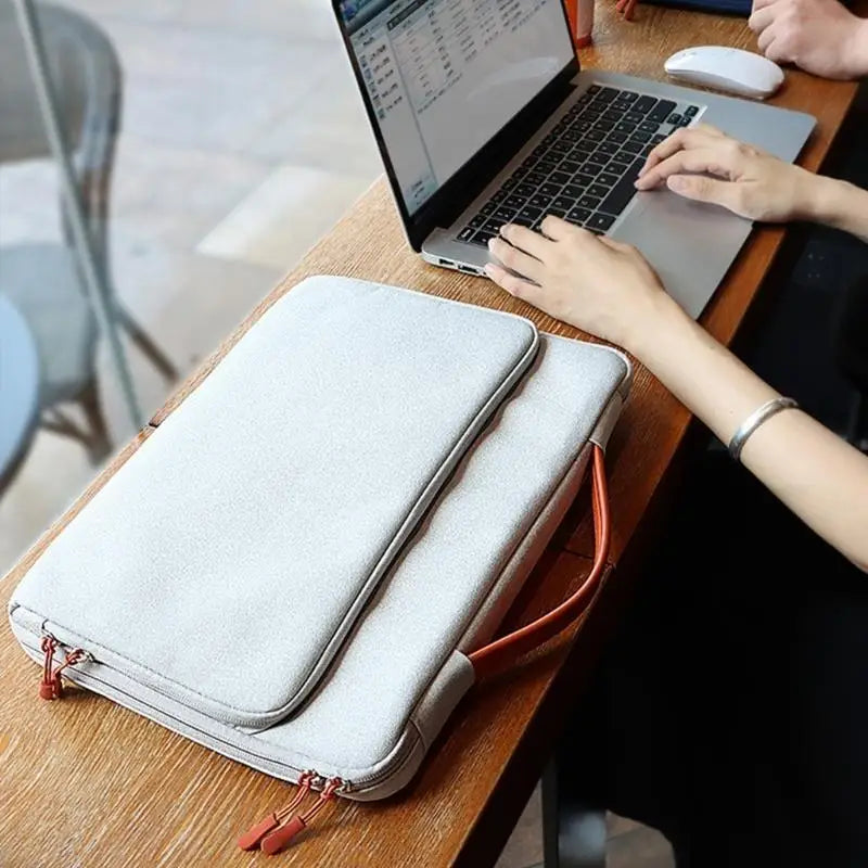 16" Laptop Bag